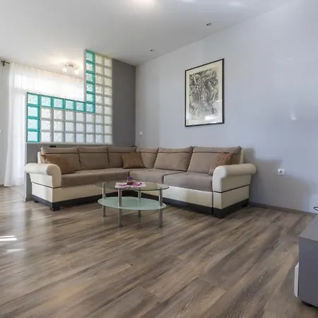 Apartment Vlatka *